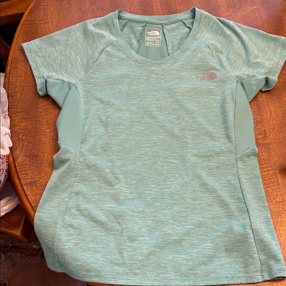 The north face blue t shirt size small flash dry